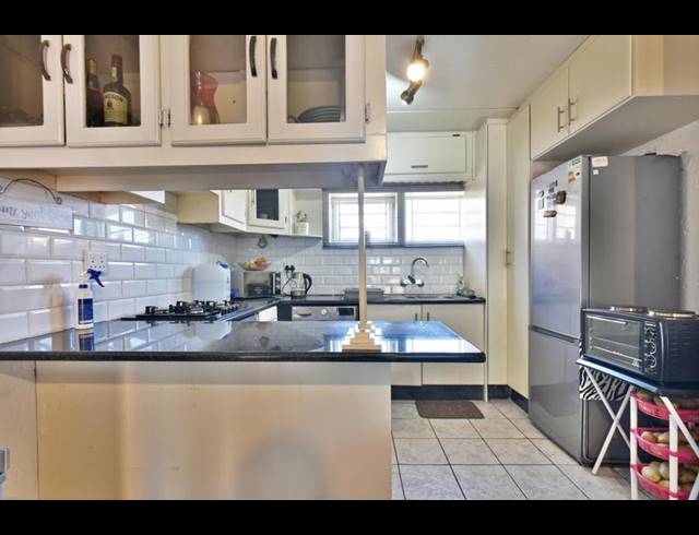 2 BEDROOM APARTMENT FOR SALE IN WINCHESTER HILLS